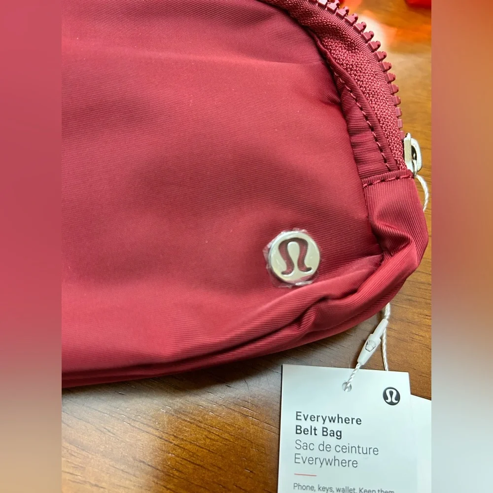 NWT Lululemon Everywhere Belt Bag - Picture 9 of 9